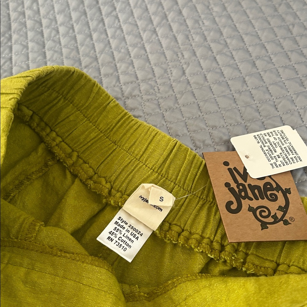 Chartreuse Wide-Leg cropped Pants - Picture 2 of 4
